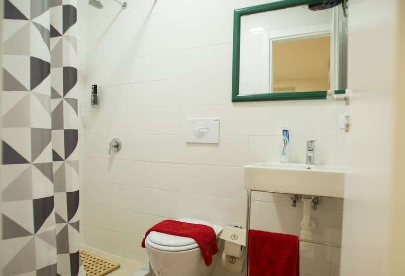 اتاق لوکس, B&b Artistic Tirana