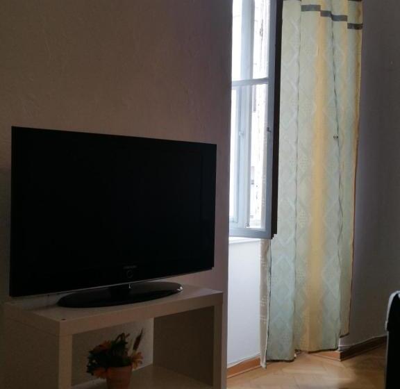 اتاق استاندارد چهار تخته, Affittacamere Guerrero Jr Tra Storia E Cultura