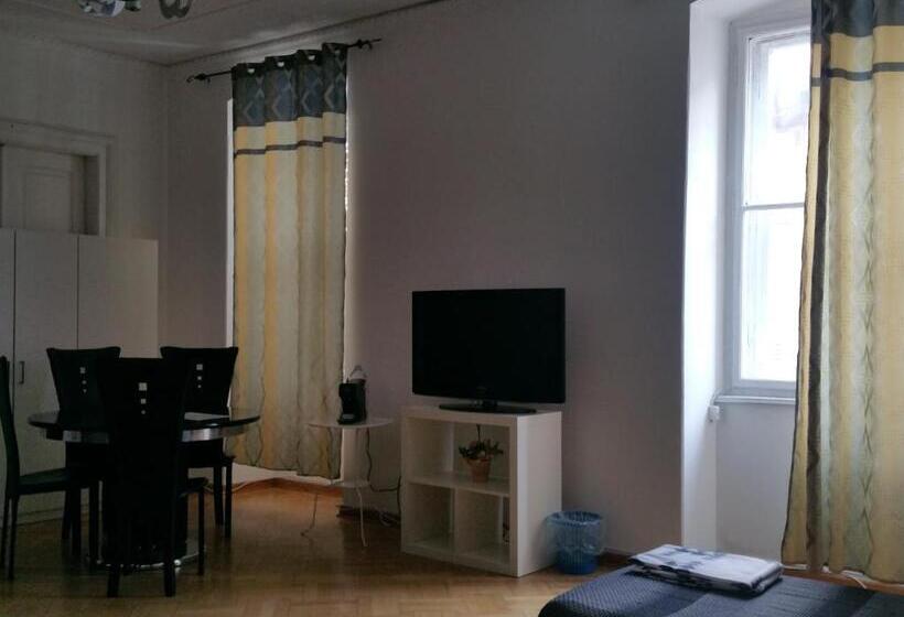 اتاق استاندارد چهار تخته, Affittacamere Guerrero Jr Tra Storia E Cultura