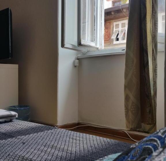 اتاق استاندارد چهار تخته, Affittacamere Guerrero Jr Tra Storia E Cultura