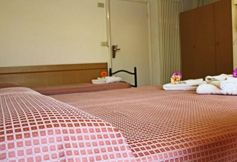 标准三人间, B&b Hotel Lina