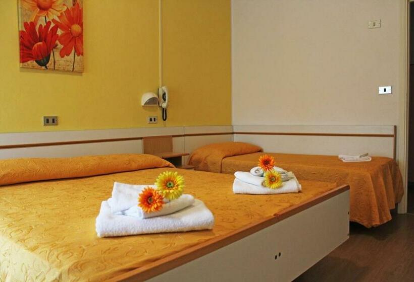 Номер Стандарт Трехместный, B&b Hotel Lina