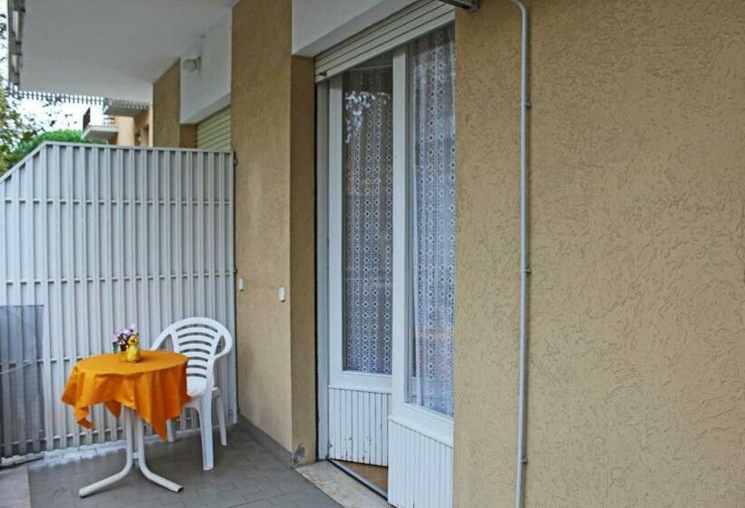 标准三人间, B&b Hotel Lina