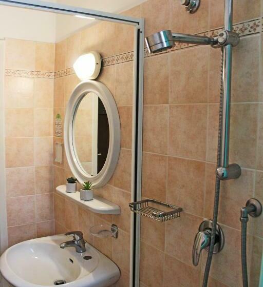 标准三人间, B&b Hotel Lina