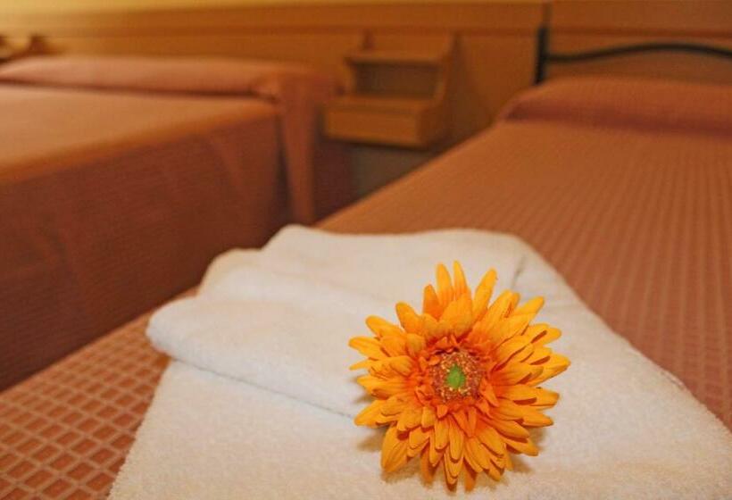 Номер Стандарт Трехместный, B&b Hotel Lina