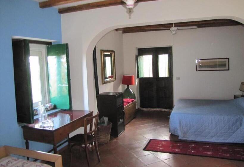 غرفة قياسية ثلاثية مطلة علي الحديقة, B&b La Casa Di Pippinitto