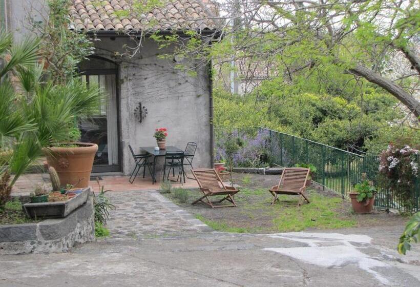 غرفة قياسية ثلاثية مطلة علي الحديقة, B&b La Casa Di Pippinitto