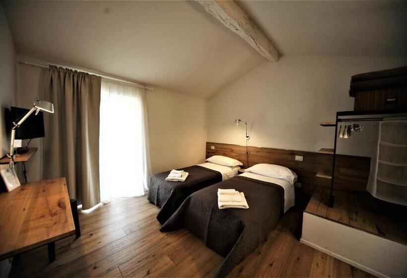 اتاق لوکس, 32 Bnb Camerecaffè