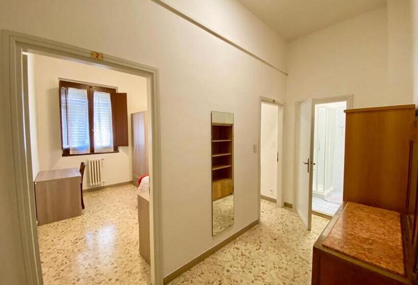 اتاق استاندارد یک تخته با سرویس بهداشتی مشترک, Casa Per Ferie Regina Santo Rosario