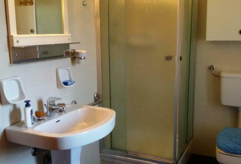 带共用浴室的标准房间, Cascina Torello