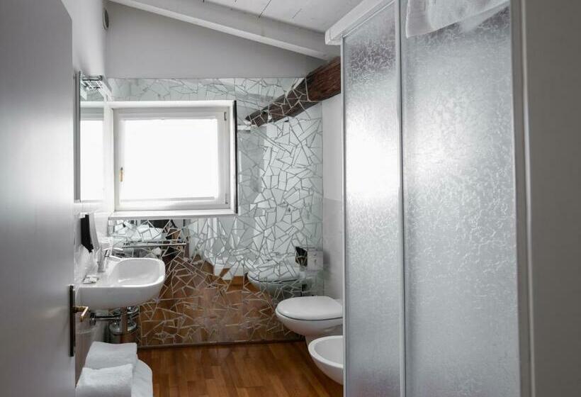 استودیوی استاندارد, Hi Room Vicolo Del Vò