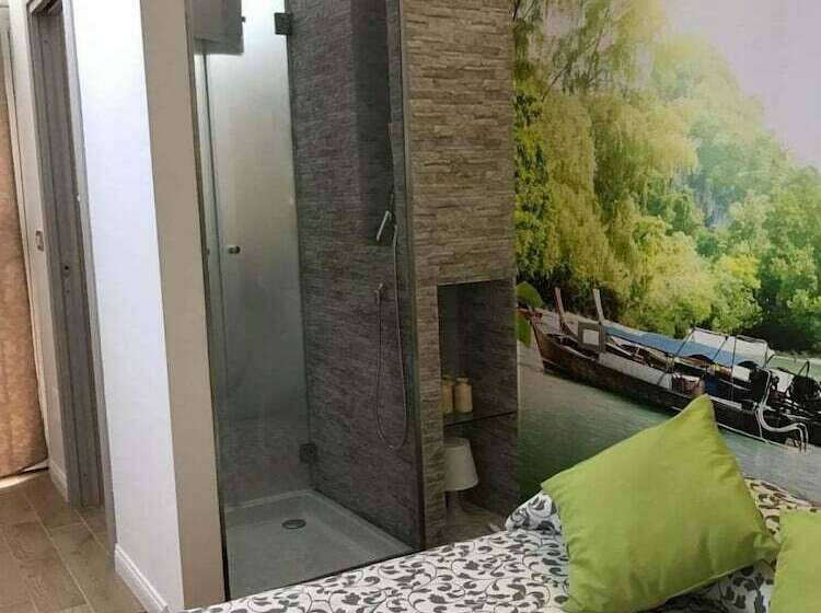 اتاق لوکس با بالکن, Petros Room Camere