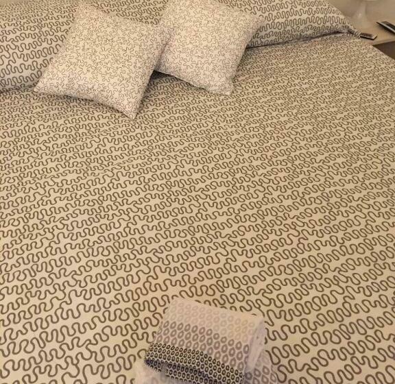 اتاق راحتی, Petros Room Camere