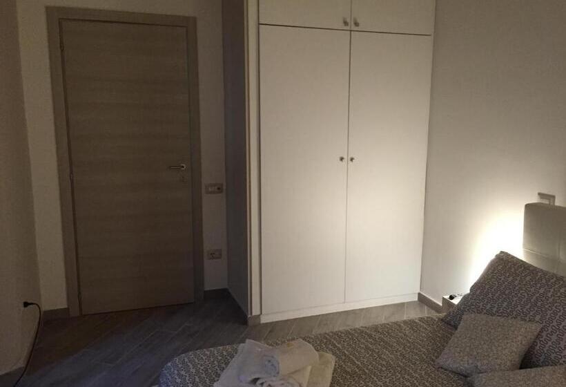 اتاق استاندارد سه نفره, Petros Room Camere