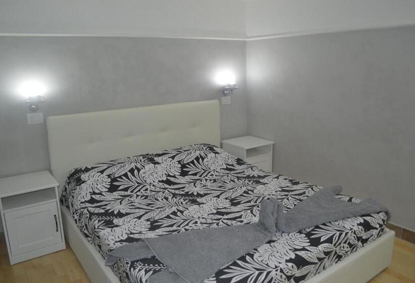 اتاق استاندارد, Petros Room Camere