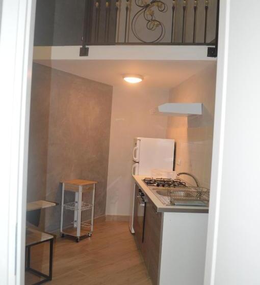 آپارتمان 1 خوابه, Petros Room Camere