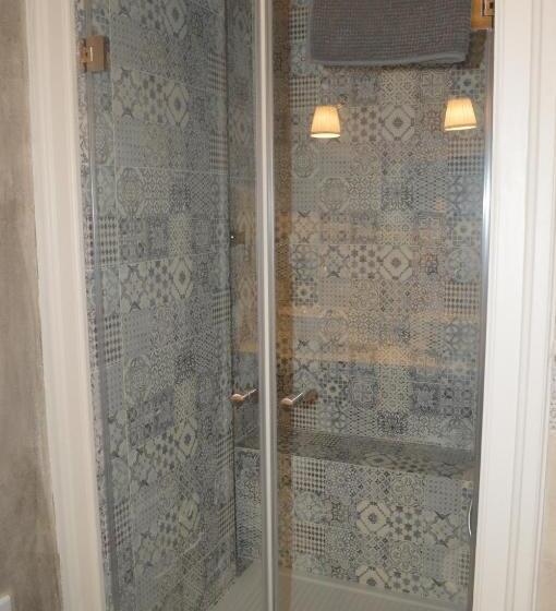 آپارتمان 1 خوابه, Petros Room Camere