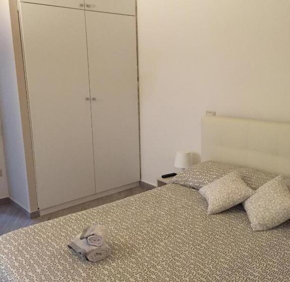 اتاق استاندارد سه نفره, Petros Room Camere