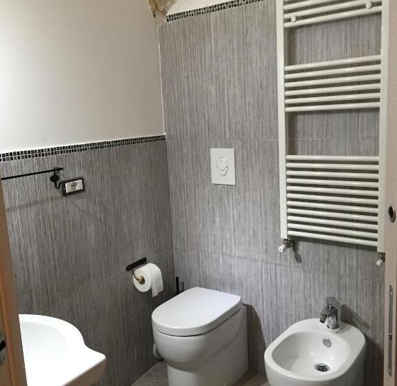 اتاق استاندارد سه نفره, Petros Room Camere