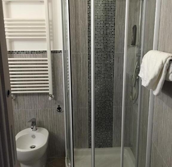 اتاق استاندارد سه نفره, Petros Room Camere