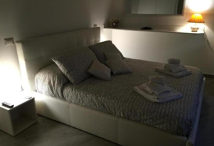 اتاق استاندارد سه نفره, Petros Room Camere