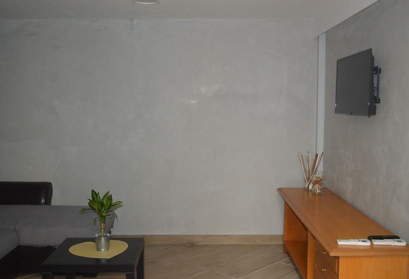 اتاق راحتی, Petros Room Camere