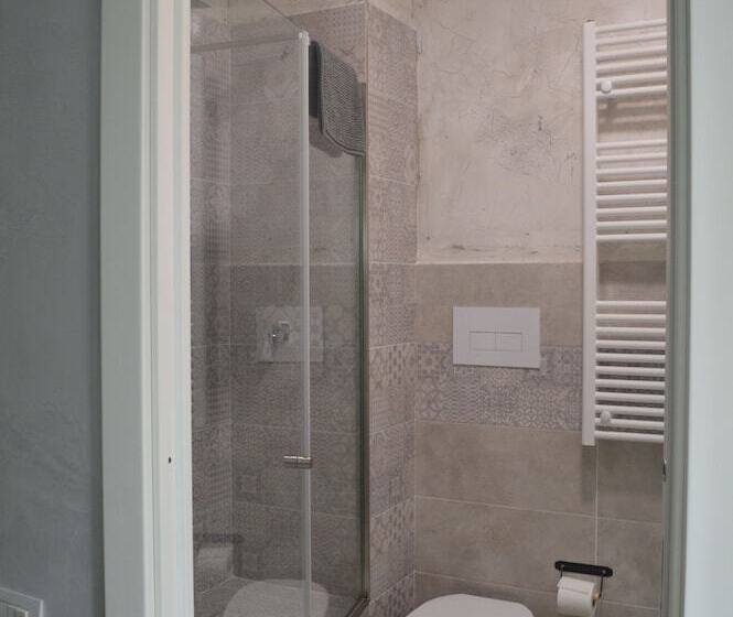 اتاق راحتی, Petros Room Camere