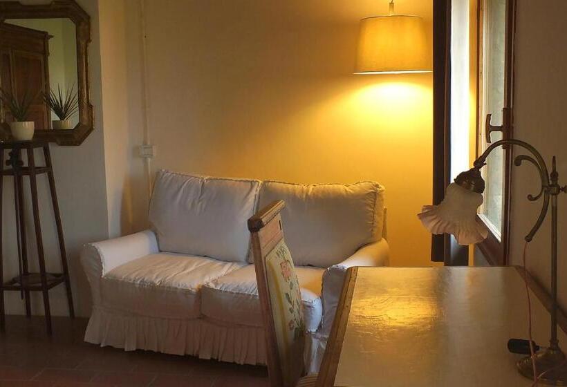 Люкс 2 Спальни, Corte Di Maggio B&b