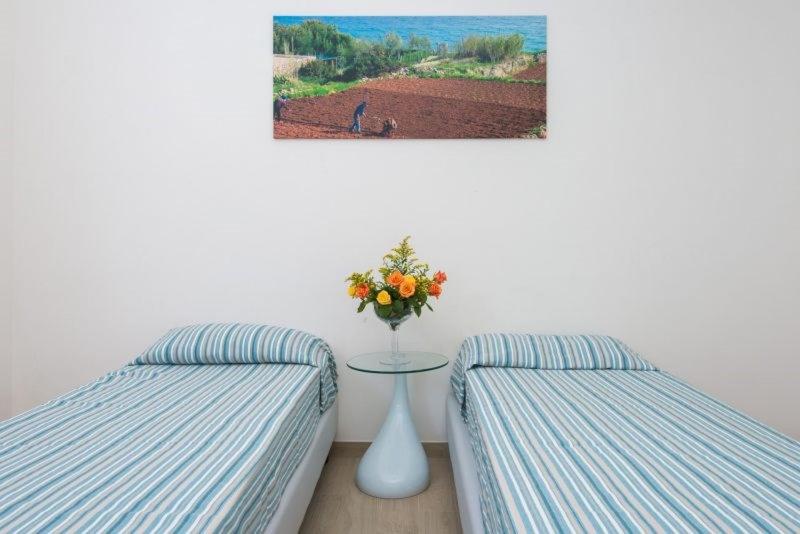 جناح عائلي, Eden Resort Country