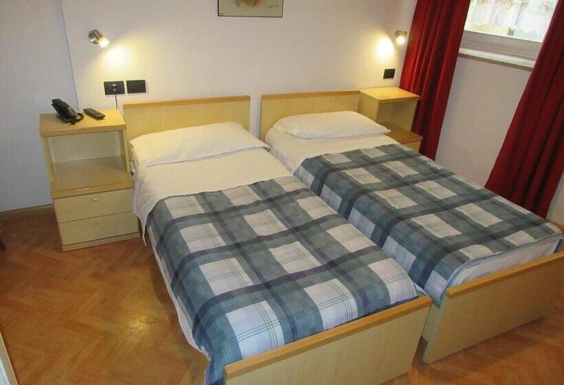 חדר סטנדרט, Albergo Lucia