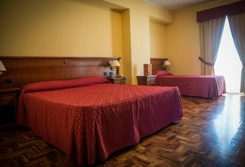 컴포트 트리플 룸, Albergo Ristorante Uliveto
