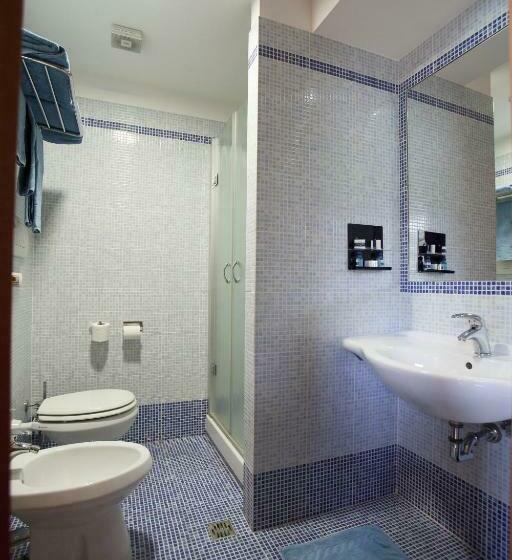 חדר קומפורט לשלושה, Albergo Ristorante Uliveto