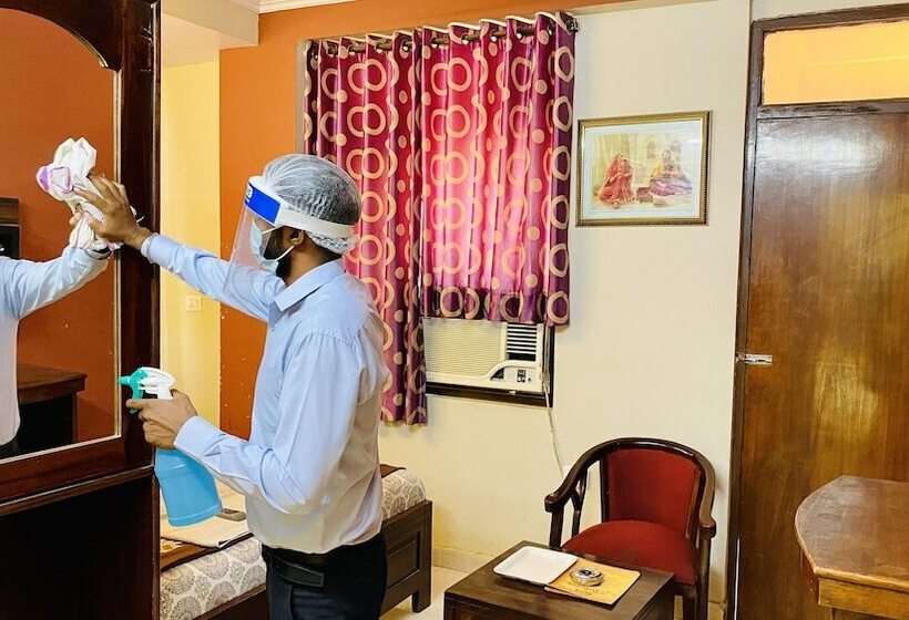 سرير فى غرفة مشتركه, Classic Inn Near Railway Station Jaipur