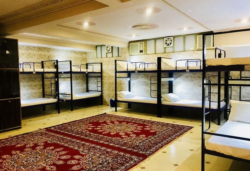 سرير فى غرفة مشتركه, Classic Inn Near Railway Station Jaipur