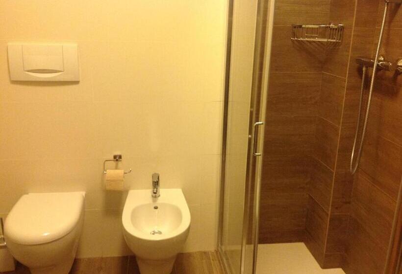 Standard room with outdoor bath, Fra Rose E Mughi