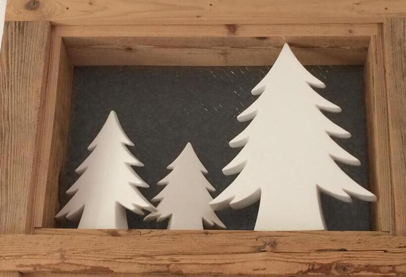 חדר סטנדרט, Fra Rose E Mughi