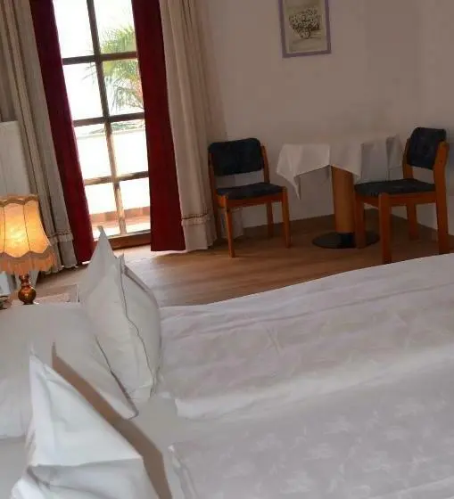 バルコニー付きシングルスタンダードルーム, Eden Guesthouse