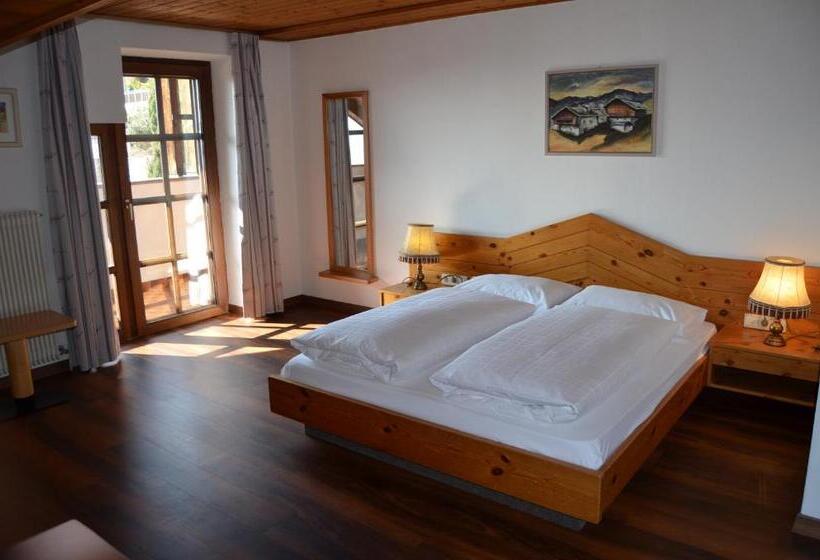 اتاق استاندارد با بالکن, Eden Guesthouse