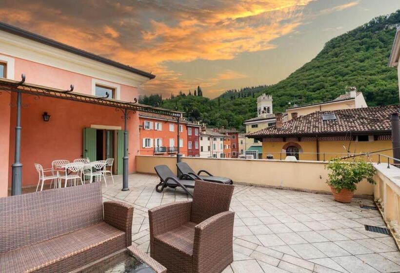 Pokój Standard z Tarasem, Gemma Rentals