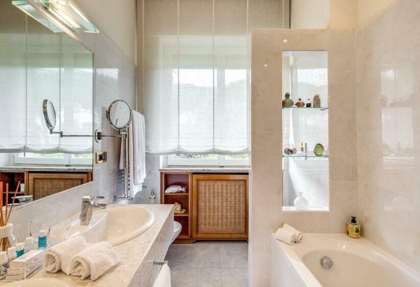 جناح جونيور مطل على الحديقة, La Gaura Guest House