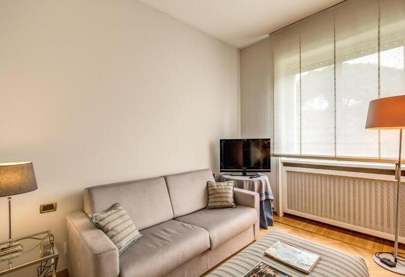 جناح ديلوكس, La Gaura Guest House