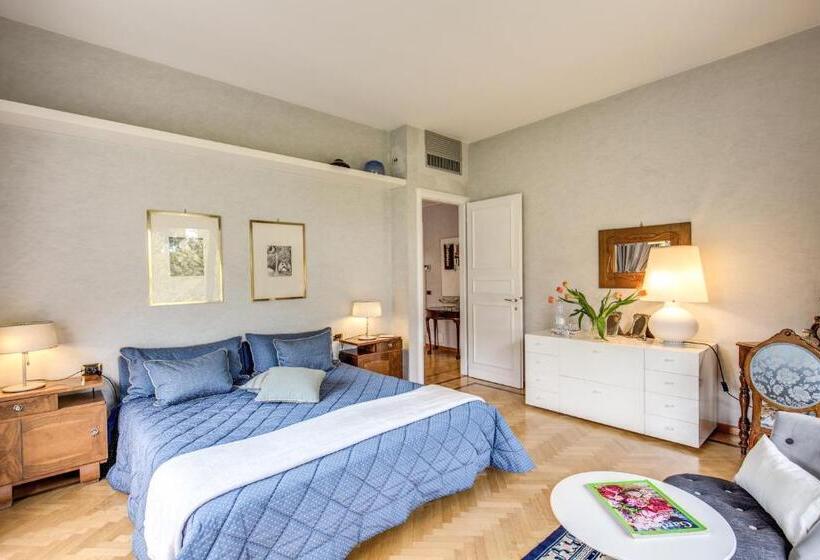 جناح ديلوكس, La Gaura Guest House