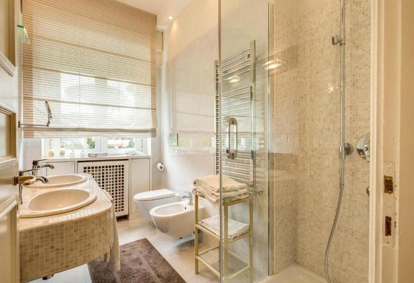 스위트 킹사이즈 침대, La Gaura Guest House