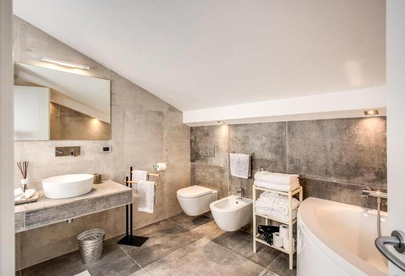 جناح إدارى, La Gaura Guest House