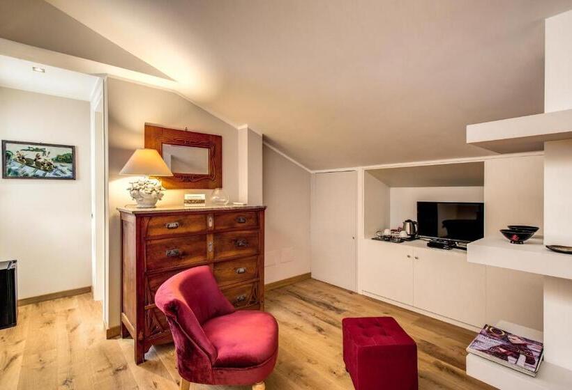 جناح إدارى, La Gaura Guest House