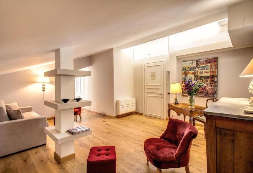 جناح إدارى, La Gaura Guest House