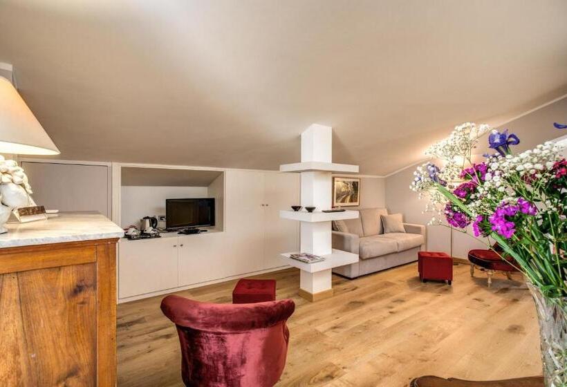 جناح إدارى, La Gaura Guest House