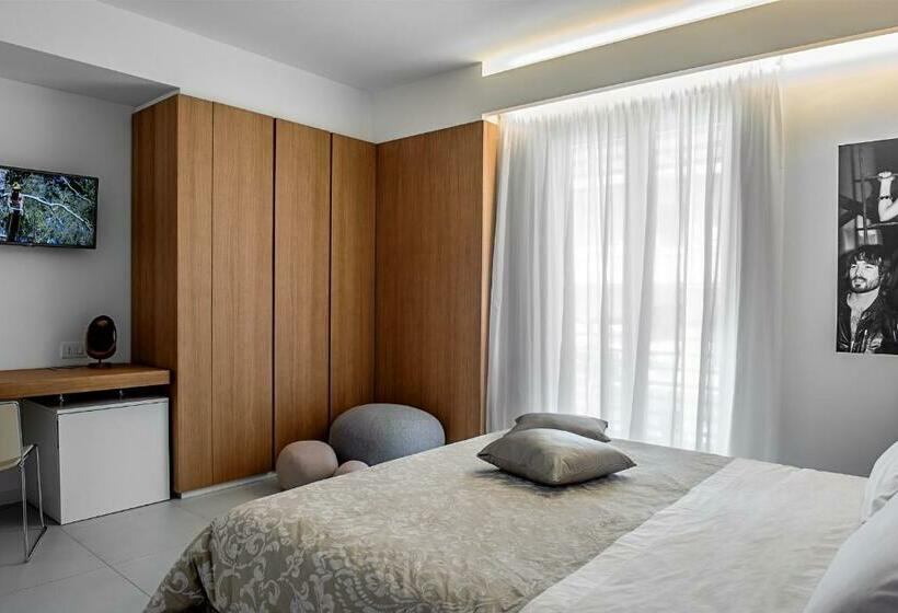 חדר סטנדרט, Sh Home