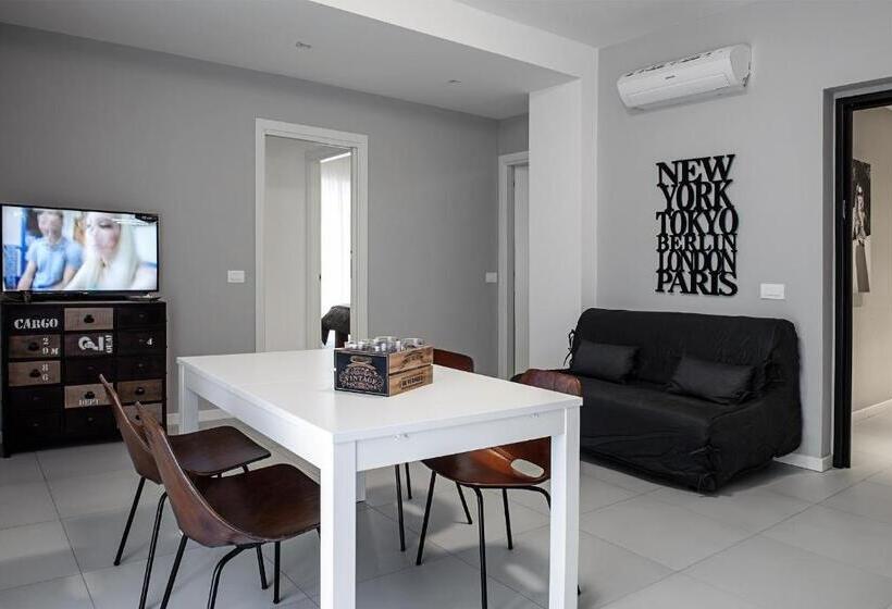 דירת שני חדרים, Sh Home