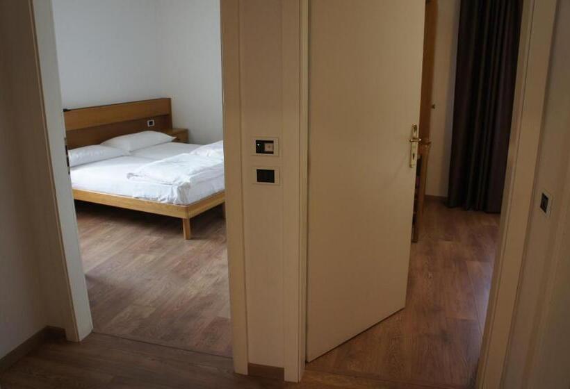 חדר סטנדרט לשלושה, Vecchia Mori